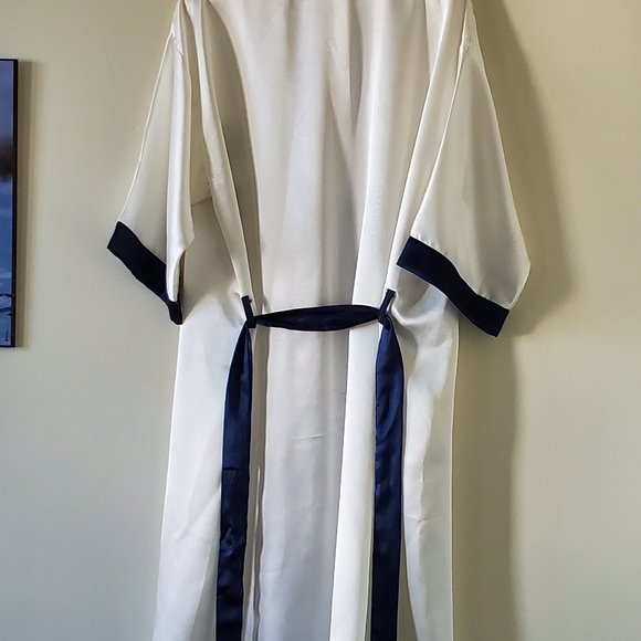 Exquisite 100% silk kimono - Picture 6 of 10